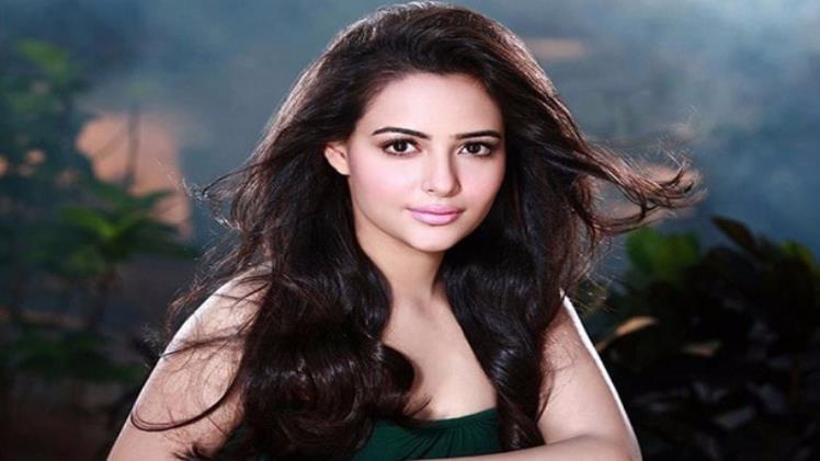 Aanchal Munjal Height, Weight, Age, Bio, Body Stats, Net Worth & Wiki