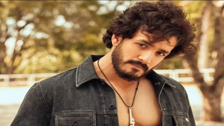 Akhil Akkineni Height, Weight, Age, Bio, Body Stats, Net Worth & Wiki