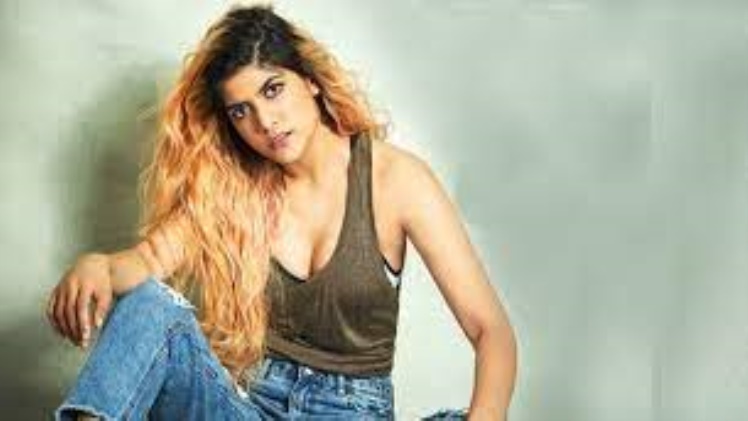 Ananya Birla Height, Weight, Age, Bio, Body Stats, Net Worth & Wiki