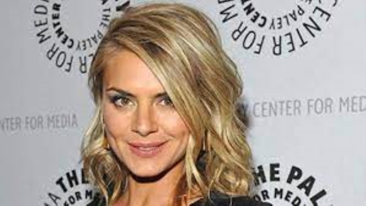 Eliza Coupe Height, Weight, Age, Bio, Body Stats, Net Worth & Wiki