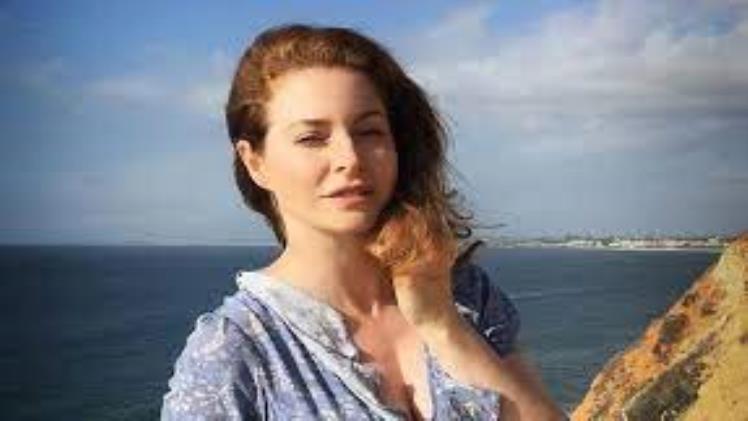 Esme Bianco Height, Weight, Age, Bio, Body Stats, Net Worth & Wiki