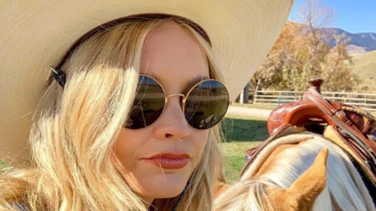 Laura Whitmore Height, Weight, Age, Bio, Body Stats, Net Worth & Wiki