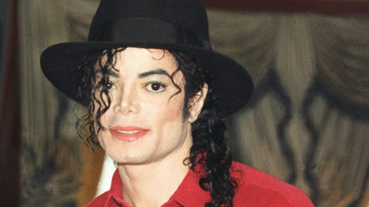 Michael Jackson Height, Weight, Age, Bio, Body Stats, Net Worth & Wiki