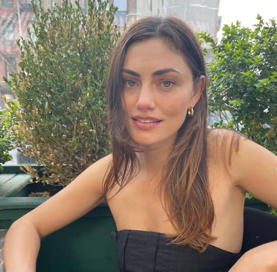 Phoebe Tonkin Height, Weight, Age, Bio, Body Stats, Net Worth & Wiki