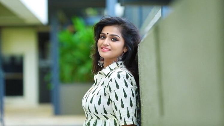 Remya Nambeesan Height, Weight, Age, Bio, Body Stats, Net Worth & Wiki