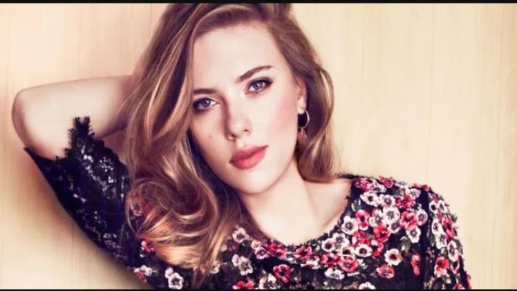 Scarlett Johansson Height, Weight, Age, Bio, Body Stats, Net Worth & Wiki